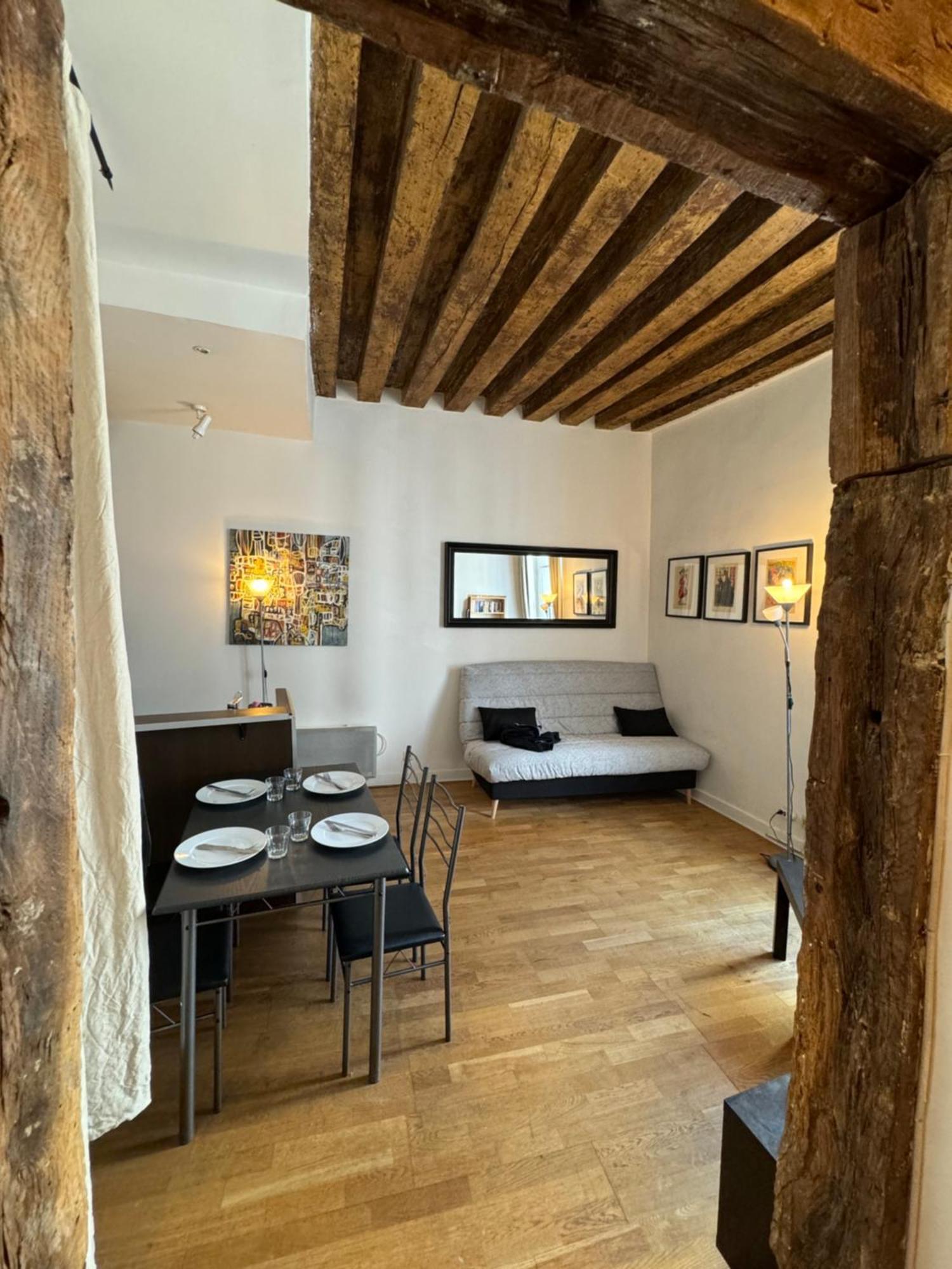 Appartement Typique Parisien Au Coeur Du Marais Εξωτερικό φωτογραφία